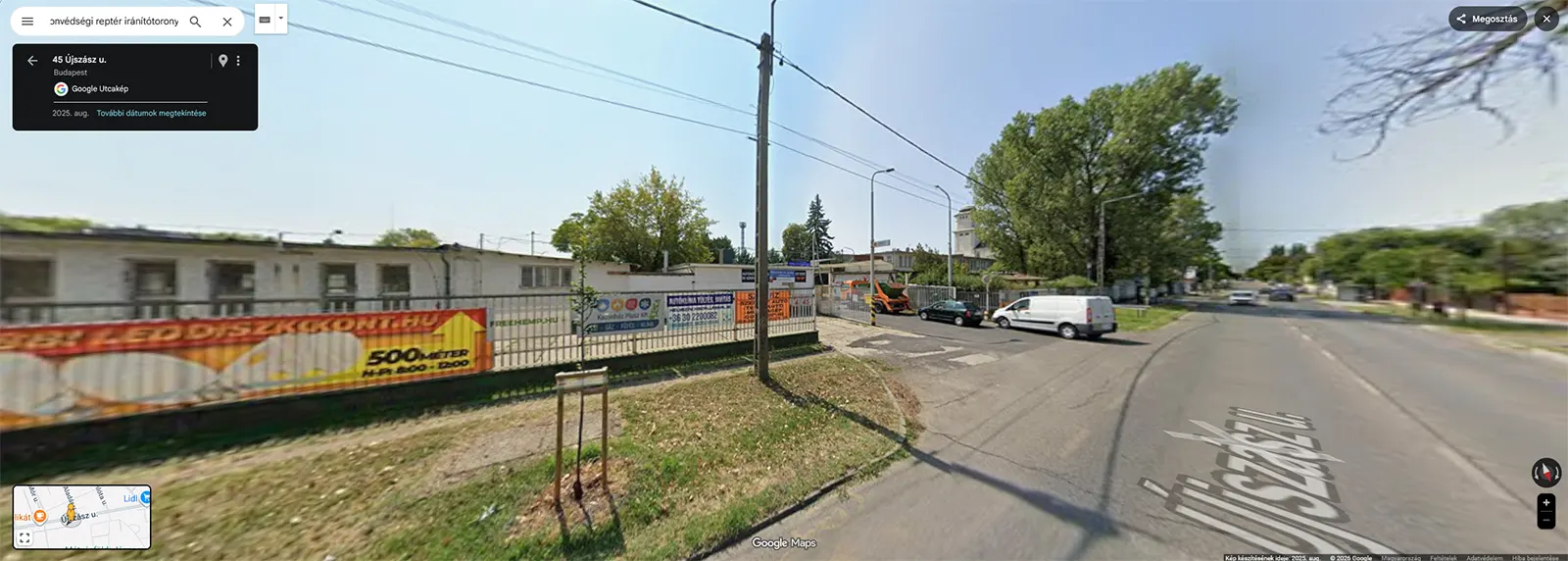 2026-ban az Újszász utca 45 -s bejárat
